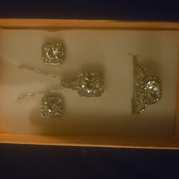 Jewerly set gift 🎁 - Picture 2 of 3